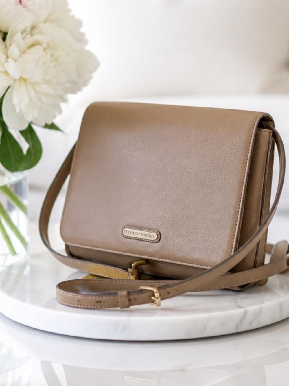 Authentic Limited Edition Crossbody/Shoulder Leather Bag Burberry.